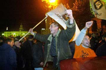 Εισβολή εξαγριωμένων πολιτών στο Κοινοβούλιο της Γεωργίας