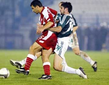 Κράτησε την κορυφή ο Ολυμπιακός, κράτησε τη διαφορά ο Παναθηναϊκός στο «αιώνιο» 1-1