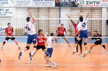 Καμία αλλάγη στην κορυφή με θετικά αποτελέσματα Ολυμπιακού και Ηρακλή