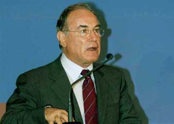 Μεγαλύτερη προστασία εάν συμμετέχουν και οι καταναλωτές, τόνισε ο Κ.Κουλούρης