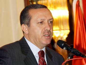 Διεθνή βοήθεια για τον εντοπισμό των εγκεφάλων των επιθέσεων ζήτησε ο Ταγίπ Ερντογάν