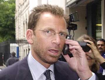 Η EMI απέσυρε την πρόταση εξαγοράς της Warner Music