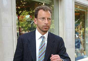 Έκλεισε η συμφωνία πώλησης της Warner Music στο επενδυτικό σχήμα Μπρόνφμαν