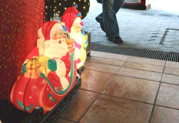 Σε ρυθμούς γιορτών τα καταστήματα από τις 12 Δεκεμβρίου έως τις 6 Ιανουαρίου