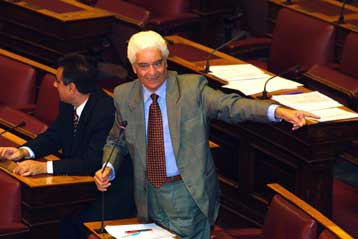 Εκτός κοινοβουλευτικής ομάδας του ΠΑΣΟΚ ο Κυριάκος Σπυριούνης