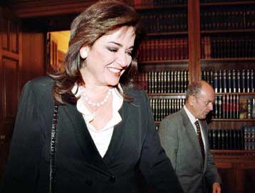 Η πρόταση Σαμαρά για εκλογή Στεφανόπουλου ανέκοψε την άνοδο της ΝΔ, εκτιμά η Ντόρα