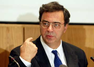 Ο φόβος του πολιτικού κενού στην ΕΕ καθόρισε τη στάση της Ελλάδας για τα ελλείμματα