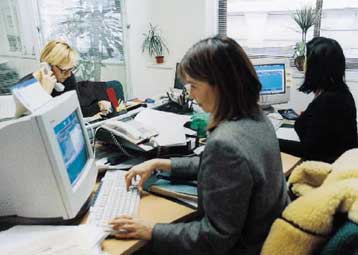 Τέσσερα αδύνατα σημεία στην ελληνική αγορά εργασίας διαπιστώνει ο ΟΟΣΑ