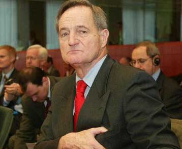 Υπέρ της αναθεώρησης του Συμφώνου Σταθερότητας τάσσεται η Γαλλία