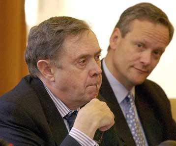 Ανάπτυξη 4% με έλλειμμα 1,6% προβλέπει ο ΟΟΣΑ για την Ελλάδα το 2004