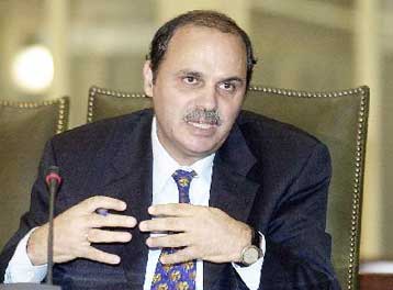 Διαψεύδει τις φήμες για αναστολή διαπραγμάτευσης μετοχών ο Παναγιώτης Αλεξάκης