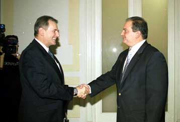 Οι Ολυμπιακοί πάνω από πολιτικές αντιπαραθέσεις διαβεβαίωσε ο Καραμανλής τον Ρογκ