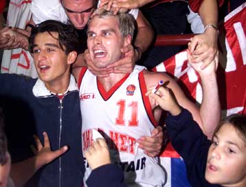 Το εγκώμιο του Μακεδονικού έπλεξε ο Σέιν Χιλ