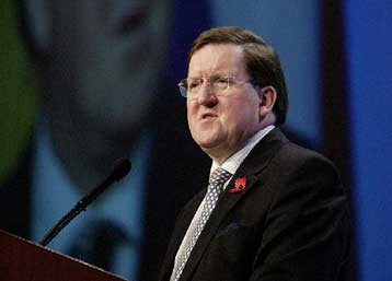 Πιέσεις ΝΑΤΟ προς Σερβία-Μαυροβούνιο για τη σύλληψη του Ράτκο Μλάντιτς