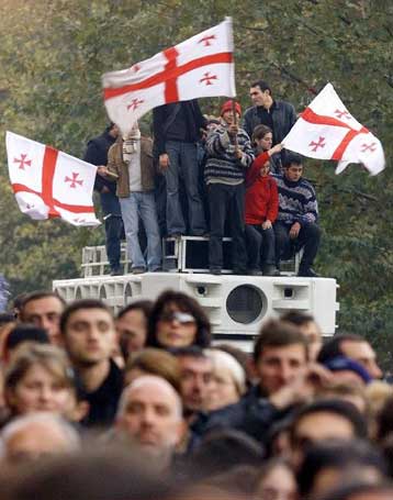 Aναίμακτη ανατροπή του Έντβαρντ Σεβαρντνάντζε από την προεδρία της Γεωργίας