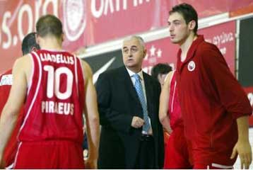 Ούτε η 4η αγωνιστική συνοδεύτηκε με νίκη, έχασαν τόσο ο Ολυμπιακός όσο και η ΑΕΚ