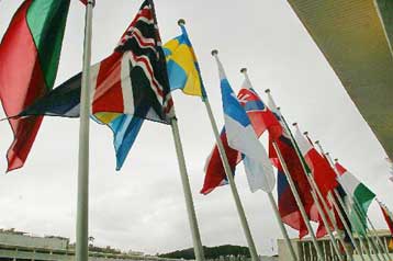 Στη Νάπολη η «μάχη» των Ευρωπαίων ΥΠΕΞ επί του σχεδίου Συνταγματικής Συνθήκης