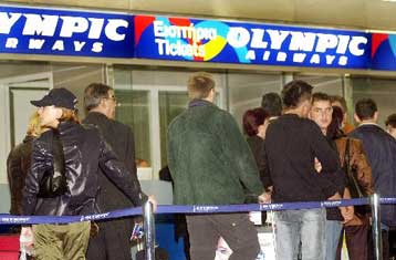 Ματαιώσεις πτήσεων και το Σάββατο εξαιτίας της απεργίας ιπτάμενων συνοδών-φροντιστών