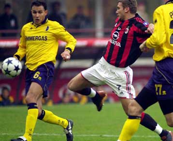 Μίλαν και Ρόμα ξαναπέρασαν στην κορυφή, αφήνοντας πίσω τη Γιουβέντους