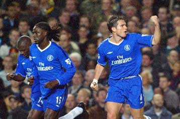 Κορυφή για την Τσέλσι με νίκη 1-0 επί της Μάντσεστερ και ισοπαλία της Αρσεναλ