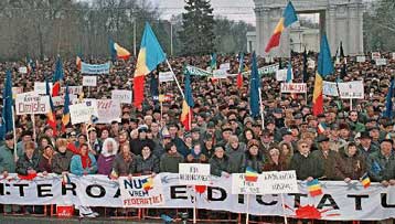 Την παραίτηση της κομμουνιστικής κυβέρνησης ζήτησαν δεκάδες χιλιάδες Μολδαβοί