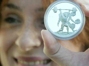 Ασταμάτητο το ευρώ, σημειώνει νέο ιστορικό υψηλό έναντι του δολαρίου