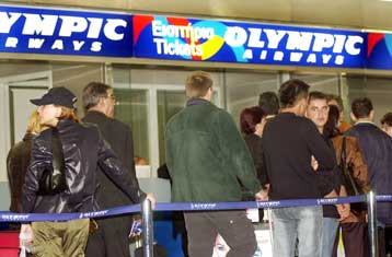 Μηνύσεις εις βάρος ιπτάμενων συνοδών και φροντιστών καταθέτει η διοίκηση της Ολυμπιακής