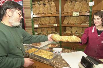 Aύξηση στην τιμή του ψωμιού από τον Ιανουάριο προαναγγέλλουν οι αρτοποιοί