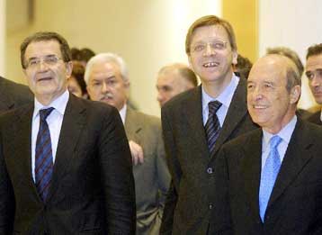 Ολοκλήρωση του εγχειρήματος της ενωμένης Ευρώπης ζήτησε ο Κ.Σημίτης