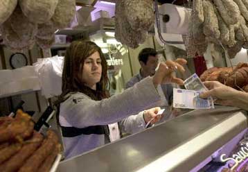 Αύξηση λιανικών πωλήσεων στη Γερμανία – Πτώση καταναλωτικής εμπιστοσύνης σε Γαλλία