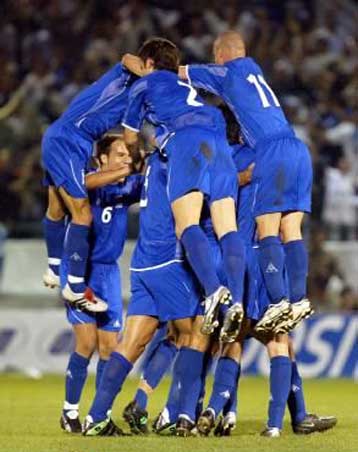 Με οδηγό τον Ρεχάγκελ η εθνική στα τελικά του EURO 2004