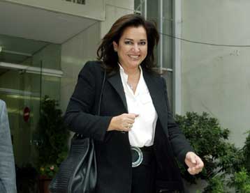 Έντονου προεκλογικού χαρακτήρα εμφάνιση της Ντόρας Μπακογιάννη