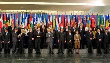 Μοναδική επιλογή ειρήνης ο «οδικός χάρτης», το μήνυμα της Ευρωμεσογειακής Διάσκεψης