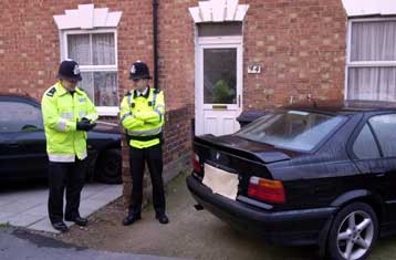 Ο συλληφθείς Σατζίντ Μπαντάτ κατηγορείται για σχέσεις με τον «βομβιστή με το παπούτσι»