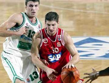 Λύγισε στο τέλος ο Ολυμπιακός στο Τρεβίζο, ήττα για την ΑΕΚ από την Μπαρτσελόνα