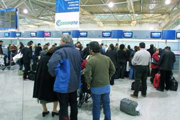 Την απόλυση δύο ιπτάμενων φροντιστών αποφάσισε η διοίκηση της Ολυμπιακής Αεροπορίας