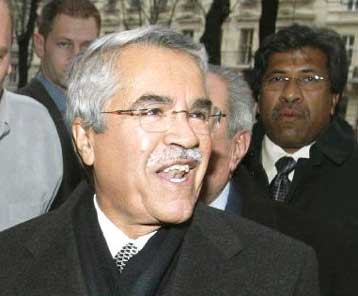 Σε υψηλά επίπεδα επιθυμεί τις τιμές του πετρελαίου ο ΟΠΕΚ – Μείωση παραγωγής το 2004