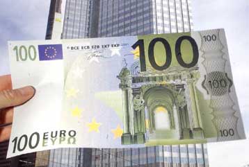 Νέο ρεκόρ για το ευρώ – Προβληματισμός στις διεθνείς αγορές