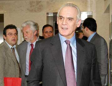 Το 2004 δεν θα αποτελέσει ευκαιρία κερδοσκοπίας, διαβεβαιώνει ο Α.Τσοχατζόπουλος