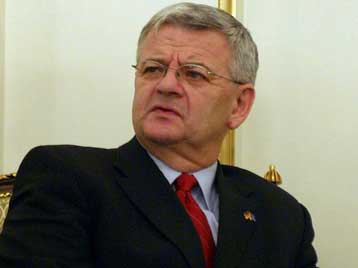 Διπλωματική κινητικότητα για την επίτευξη «χρυσού» συμβιβασμού για το Σύνταγμα της ΕΕ