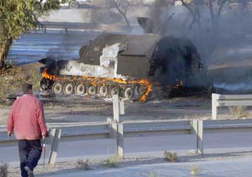 Τέσσερις Ιρακινοί και ένας Αμερικανός νεκροί από εκρήξεις σε αγορά της Βαγδάτης