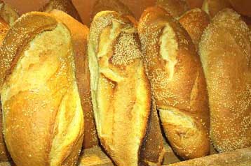 Σε δόσεις οι αυξήσεις (έως και 25%) στις τιμές των αλεύρων το 2004