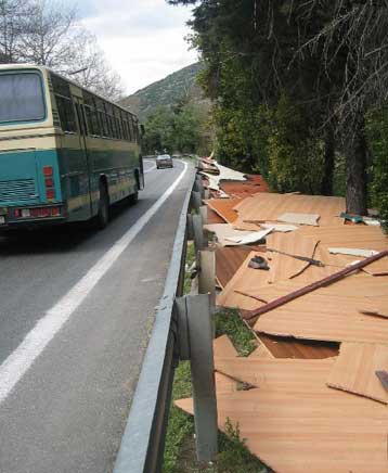 Βαρύς ο φόρος του αίματος στις τραγωδίες των Τεμπών, του Αλιάκμονα και της Ικαρίας