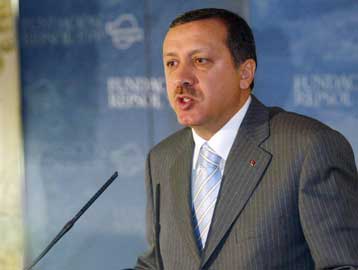 Υπαρκτός ο κίνδυνος ψυχρού πολέμου μεταξύ πολιτισμών και θρησκειών, κατά τον Ερντογάν