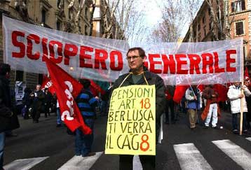 Χιλιάδες Ιταλοί διαδήλωσαν κατά της πολιτικής Μπερλουσκόνι στο θέμα των συντάξεων