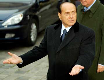 Συγκρατημένος ο Μπερλουσκόνι για την επίτευξη συμφωνίας επί του Συντάγματος της ΕΕ