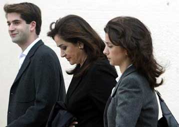 Η Δικαιοσύνη μίλησε, όμως τα θύματα της 17Ν δεν γυρνούν πίσω, δήλωσε η Ντ.Μπακογιάννη