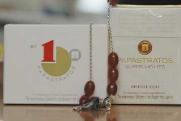 Στην απόκτηση του 100% του Παπαστράτου προχωρά η Philip Morris