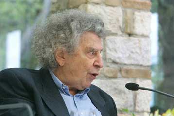 Αφιερωμένος στον Μίκη Θεοδωράκη ο επίσημος δίσκος των Ολυμπιακών Αγώνων