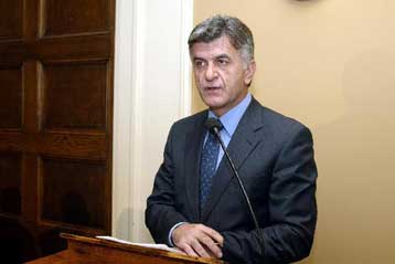 Το νέο δικαστικό μέγαρο Καλαβρύτων εγκαινίασε την Τρίτη ο Φίλιππος Πετσάλνικος